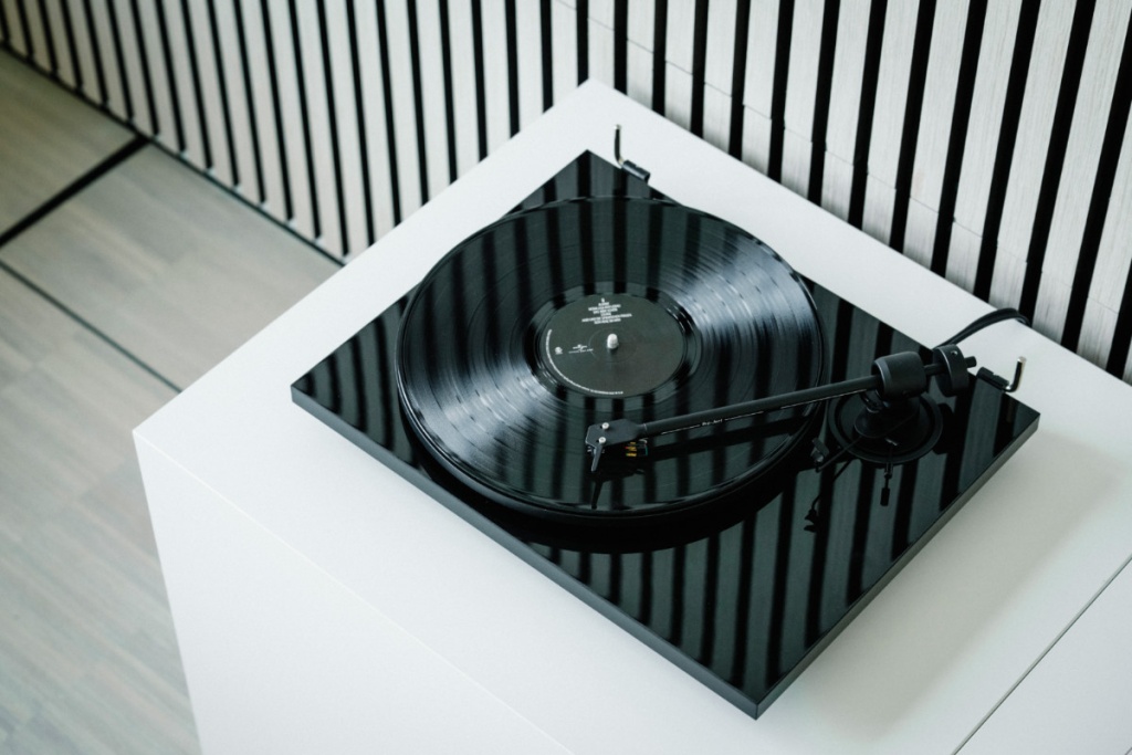 02 Pro-Ject E1.2 Phono Line.jpg 02 Pro-Ject E1.2 Phono Line.jpg