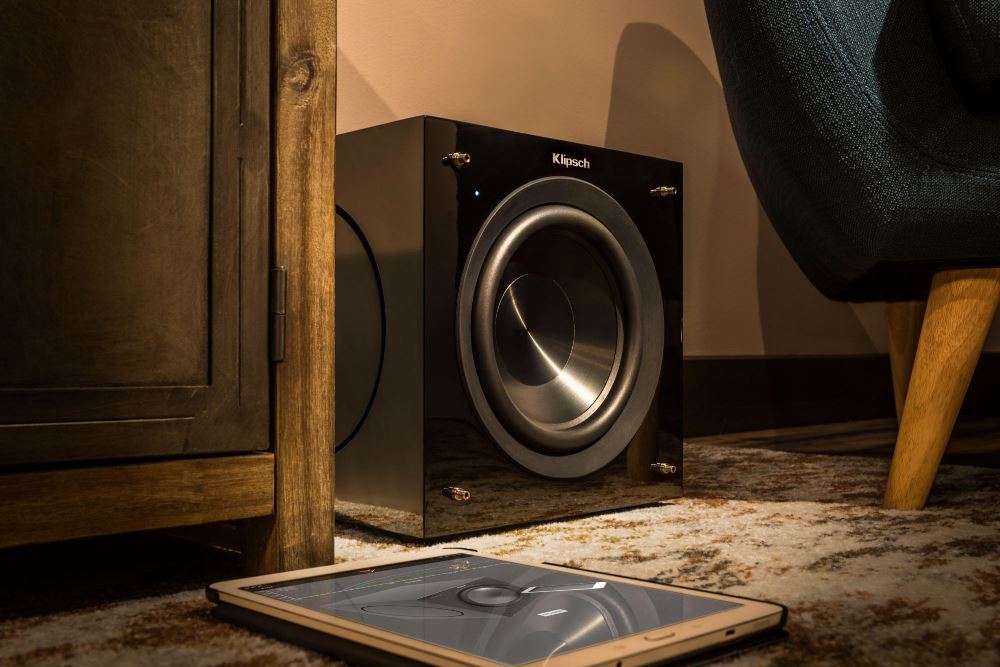 Klipsch_C-Series_Subs_C-308ASWi_lifestyle_02.jpg