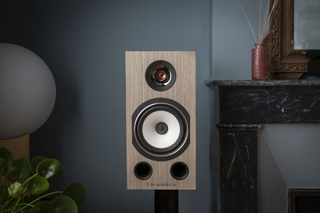 02 Triangle Comete 40th Anniversary HiFi Daydreaming.jpg