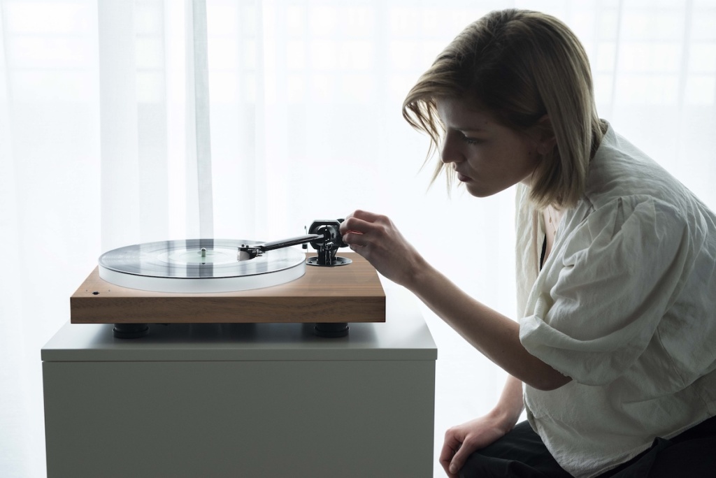 08 AV Forums X1 B S3 B.jpg