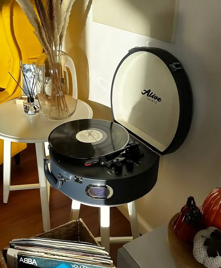 07 Идеальный средний класс - T2 Super Phono.jpg