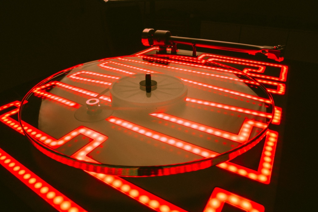 02 Pro-Ject Elvis New .jpg