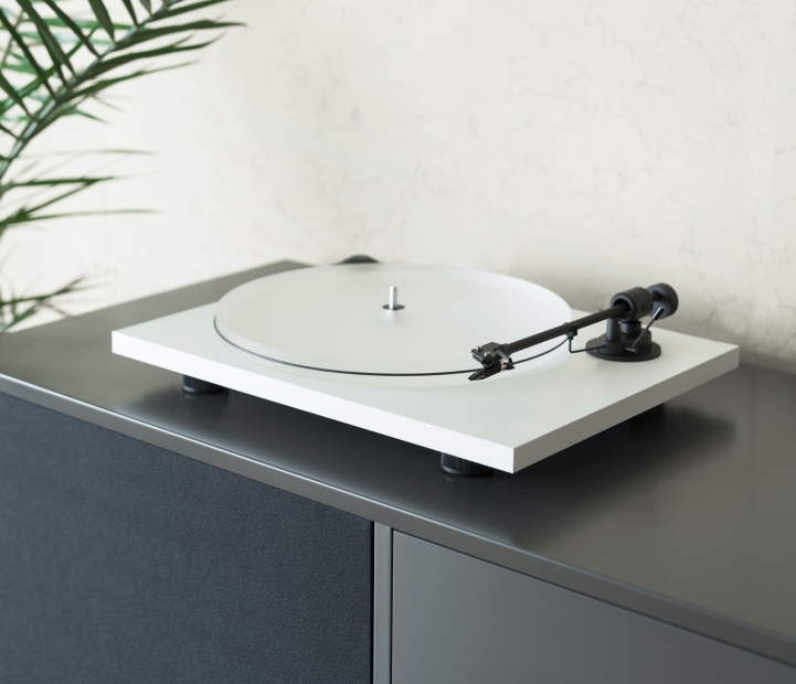 Проигрыватель винила Pro-Ject Primary E