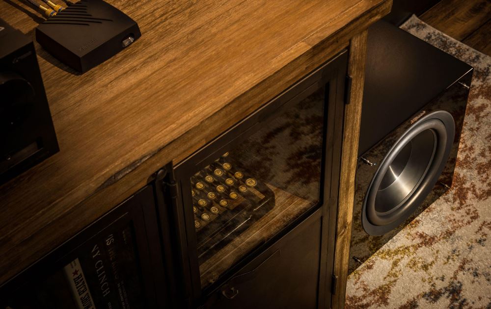 Klipsch_C-Series_Subs_C-308ASWi_lifestyle_10.jpg