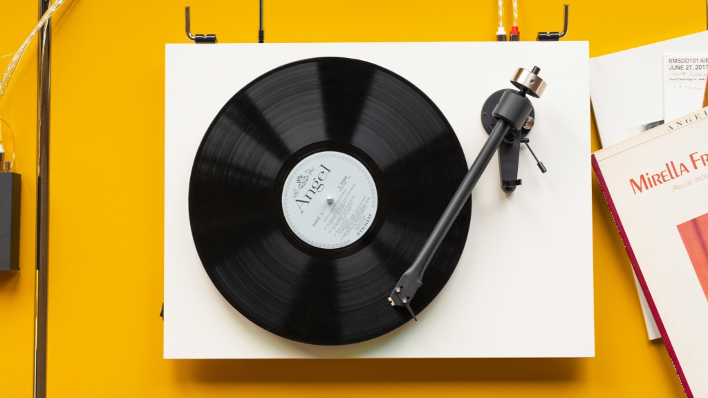 01 Pro-Ject T2 Super Phono (Main).jpg