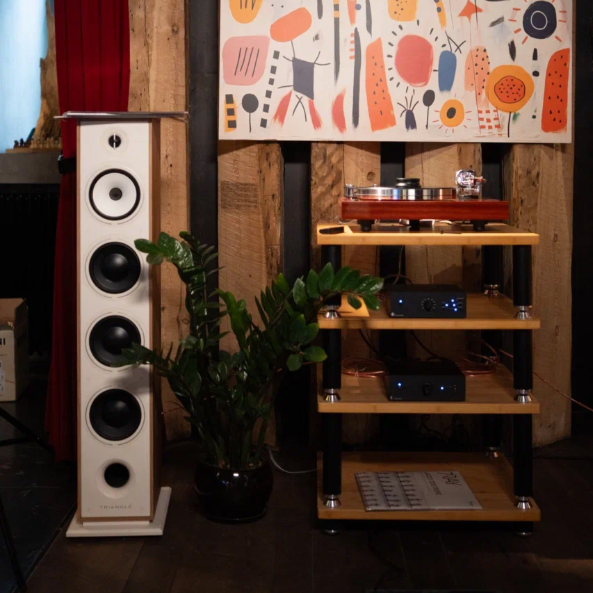 09 Vinyl Academy.jpg