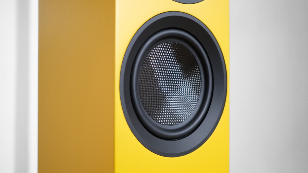 03 Pro-Ject Speaker Box 12 E Carbon Fairaudio.jpg