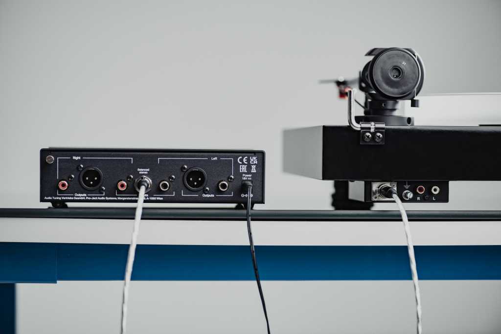 02 Pro-Ject Phono Box S3 B Diapason.jpg