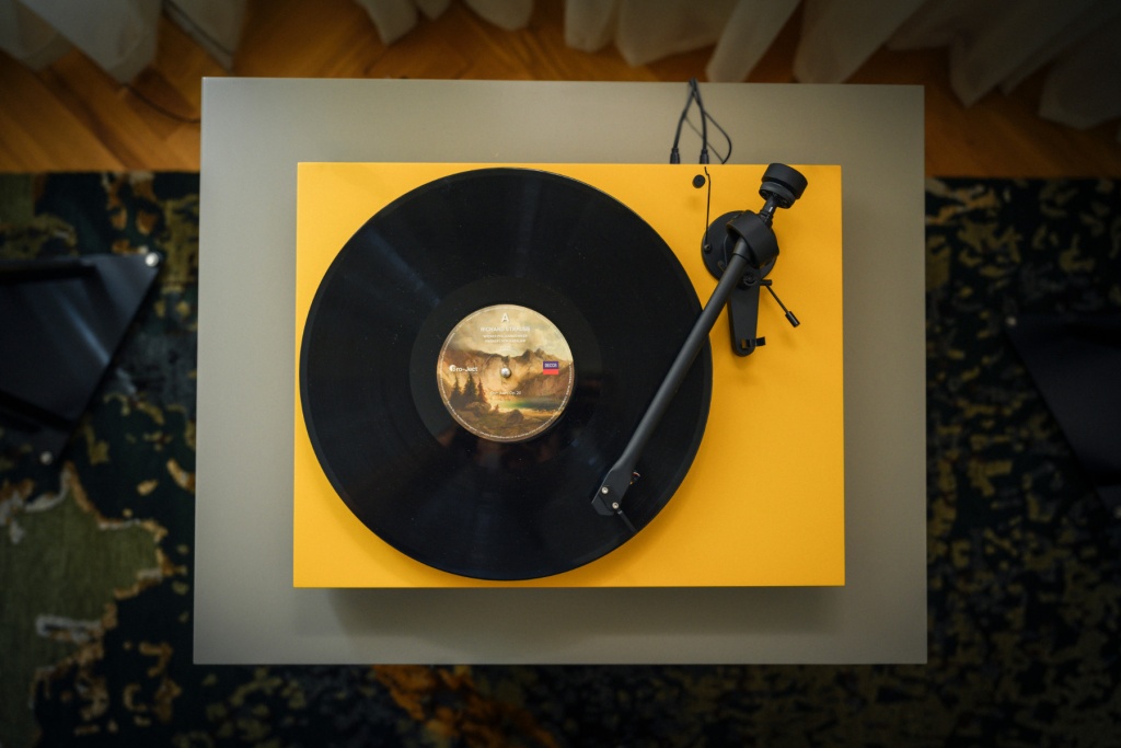 02 Pro-Ject Colourful Audio System E.jpg