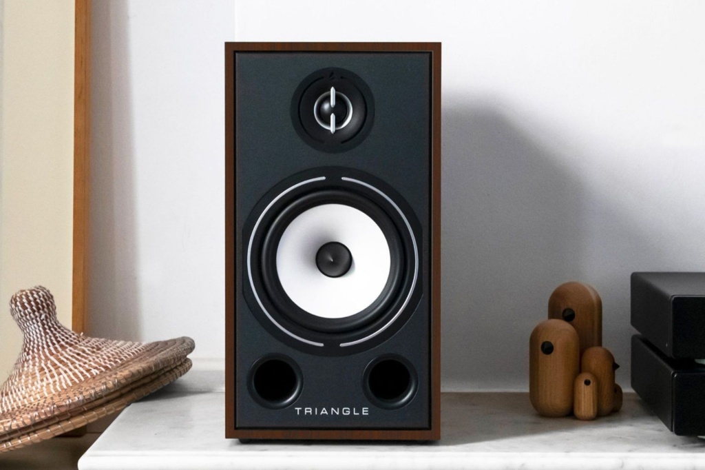 04 Triangle Borea BR03 OnMag.jpg