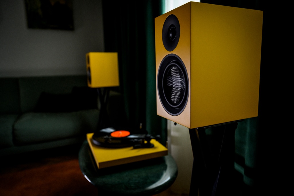 04 Pro-Ject Colourful Audio System E.jpg