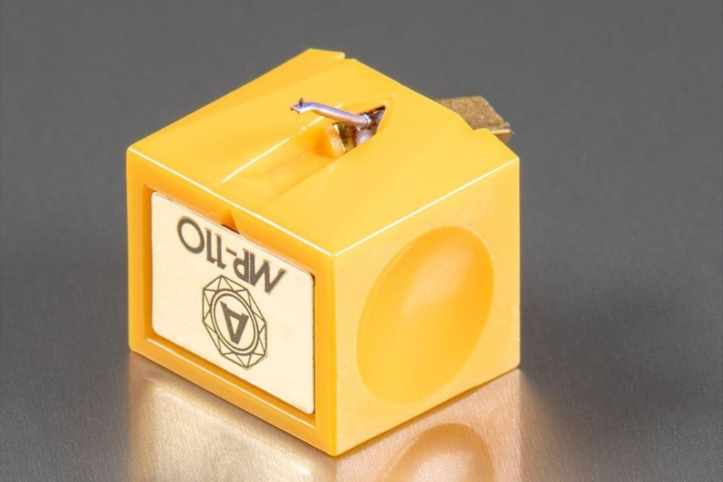 03 Nagaoka MP-110 Turntableneedles.jpg