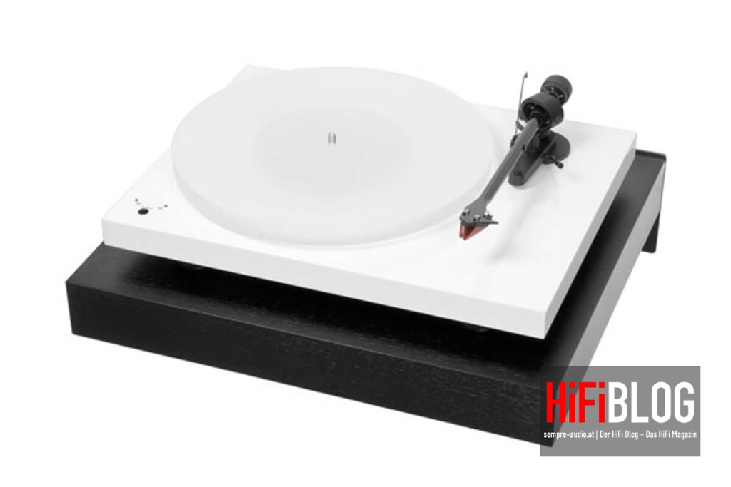 06 Настенные полки Pro-Ject.jpg