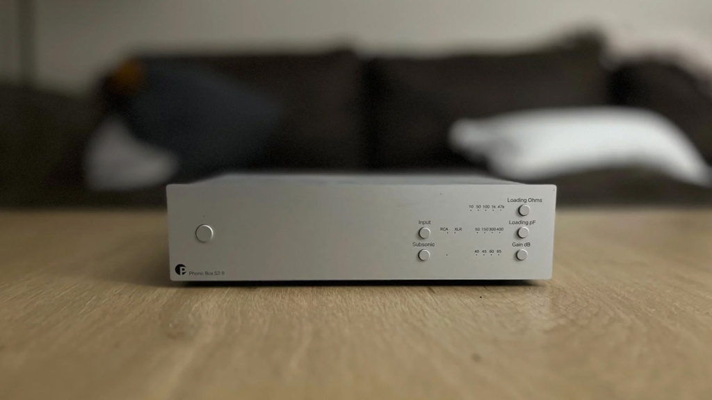 01 Pro-Ject Phono Box S3 B FA.jpg