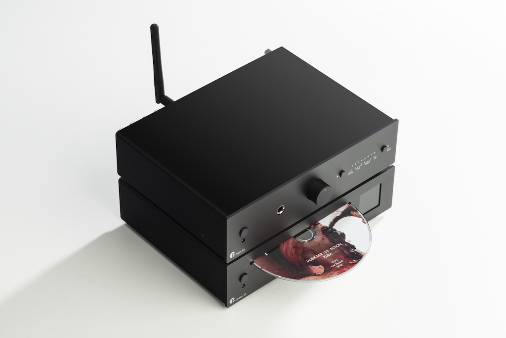 03 MaiA-S3+CD-Box-S3-black-lifestyle.jpg