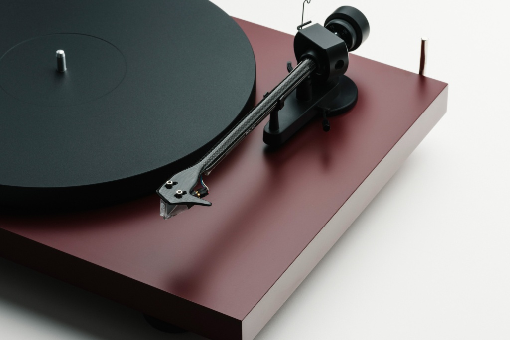 04 Pro-Ject Debut EVO 2 AudioTest.jpg