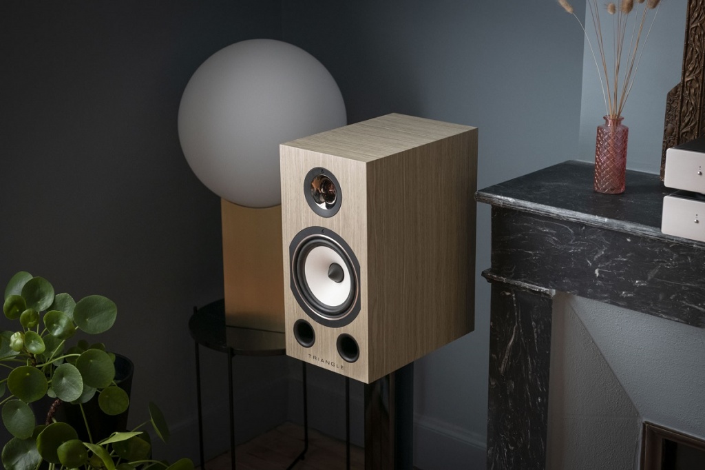 03 Triangle Comete 40th Anniversary HiFi Daydreaming.jpg